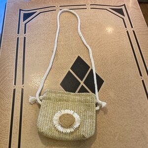DIY Stylish Tan Woven Bag with White Accents flower bohemian beach coastal